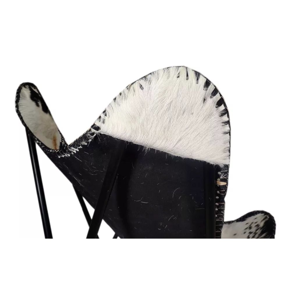 Черно-белое кожаное кресло-бабочка из воловьей кожи с подлокотниками и акцентом