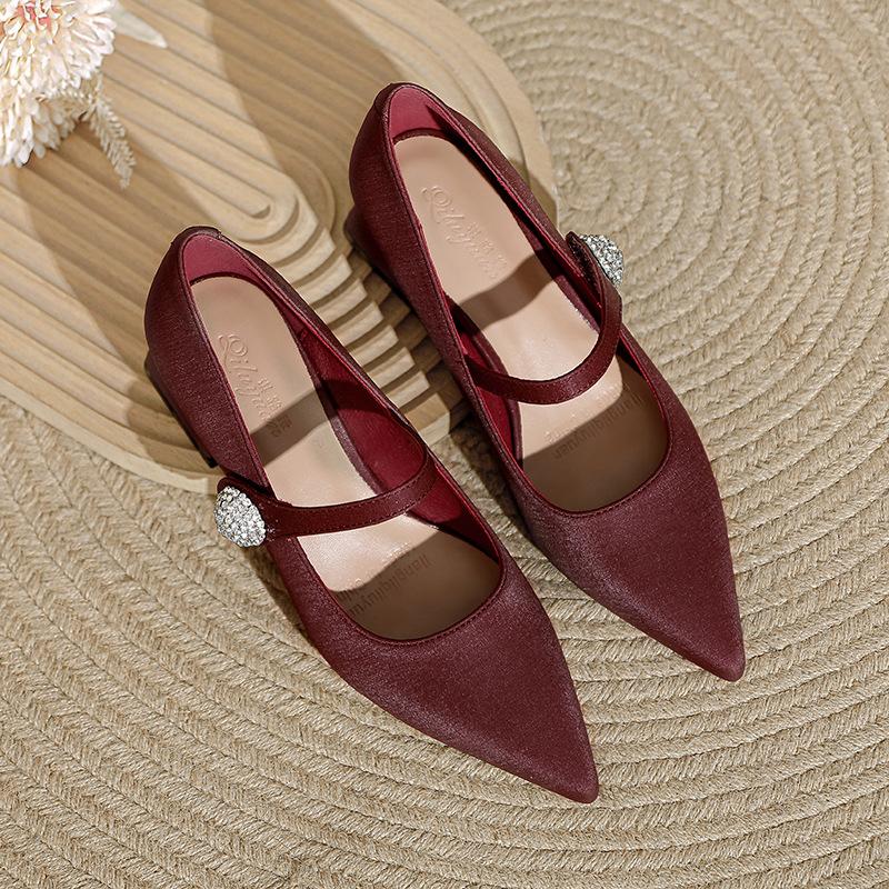 Pointed high heels are not tired of feet, new red wedding shoes in spring 2025, magic buckle strap thick heel Mary Jane single shoes