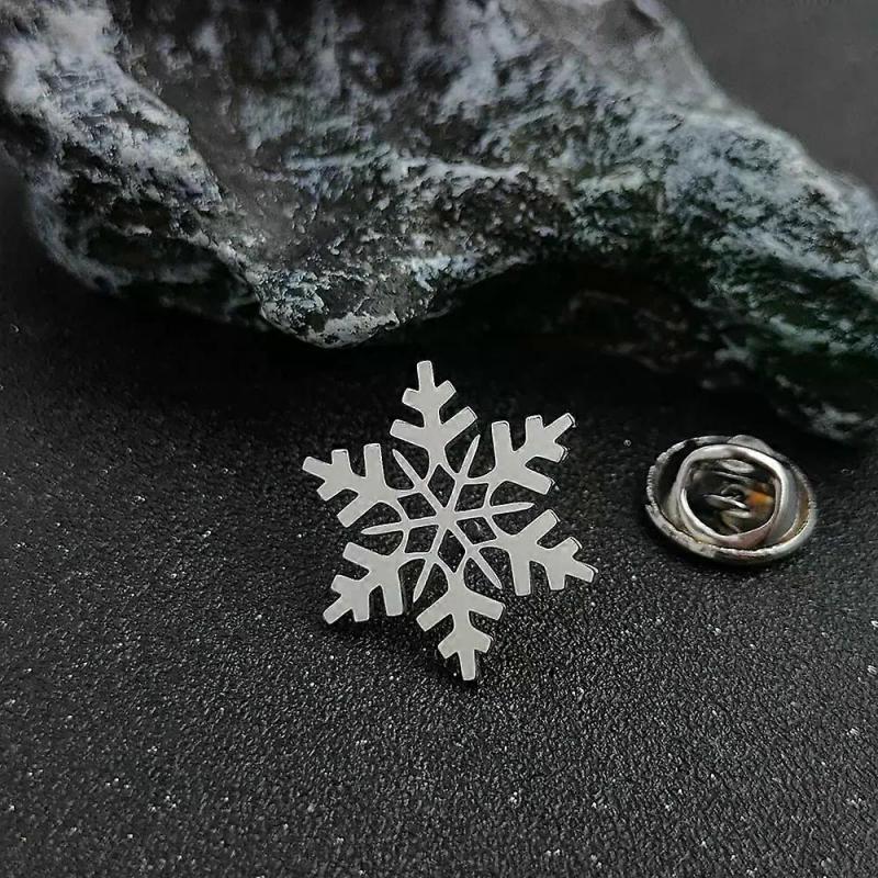 Original design punk style snowflake gold-plated stainless steel badge waterproof brooch black suit lapel pin silver