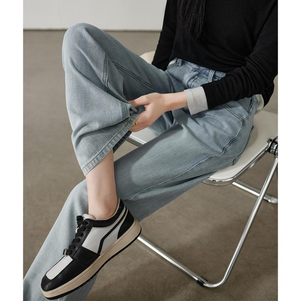 Fashionable high waisted wide leg jeans for women in spring 2026, loose and versatile, slimming and floor length pants