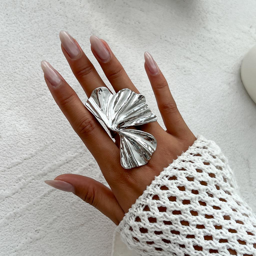 New Ginkgo Leaf Ring For Women Men Fashiontrend Classic Metal Pleated Personality Leaf Finger Ring Punk Party Jewelry