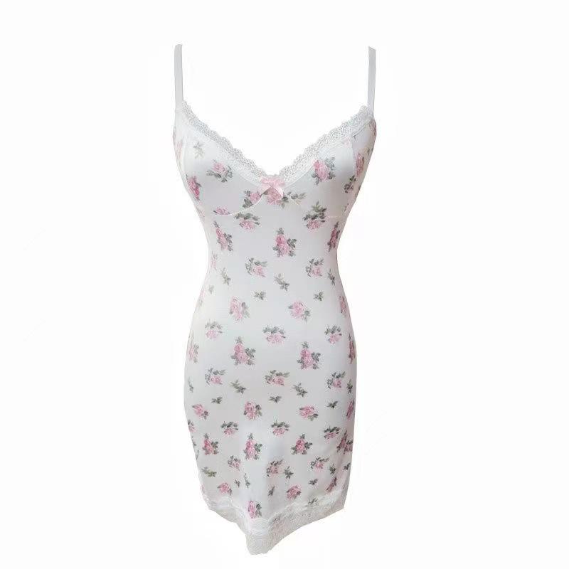 Свежая ночная сорочка в стиле пэчворк из цветочного кружева: Тонкие бретели, С подкладками, Сексуальный, Облегающая бедра короткая юбка, Стиль Pure Desire.