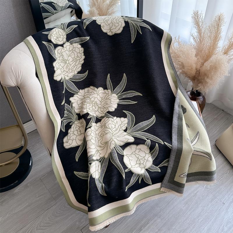 Retro High-End Simple And Elegant Flower Thickened Scarf Winter Scarf Women'S Fashion Warm Shawl