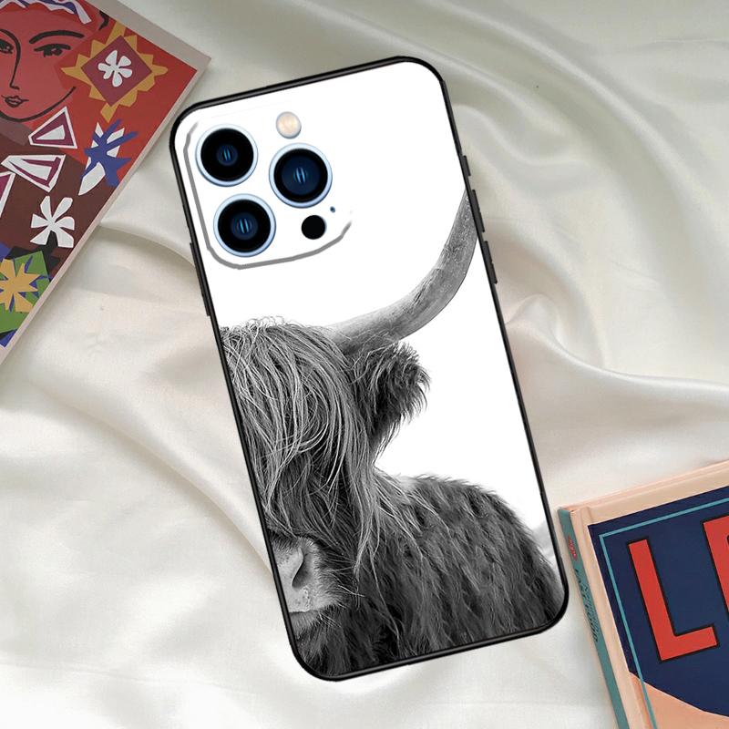 Highland Cows Phone Case For iPhone 16 15 14 12 11 13 17 Pro Max 15 16 Plus 13 Mini 16e 17 Air Funda Cover