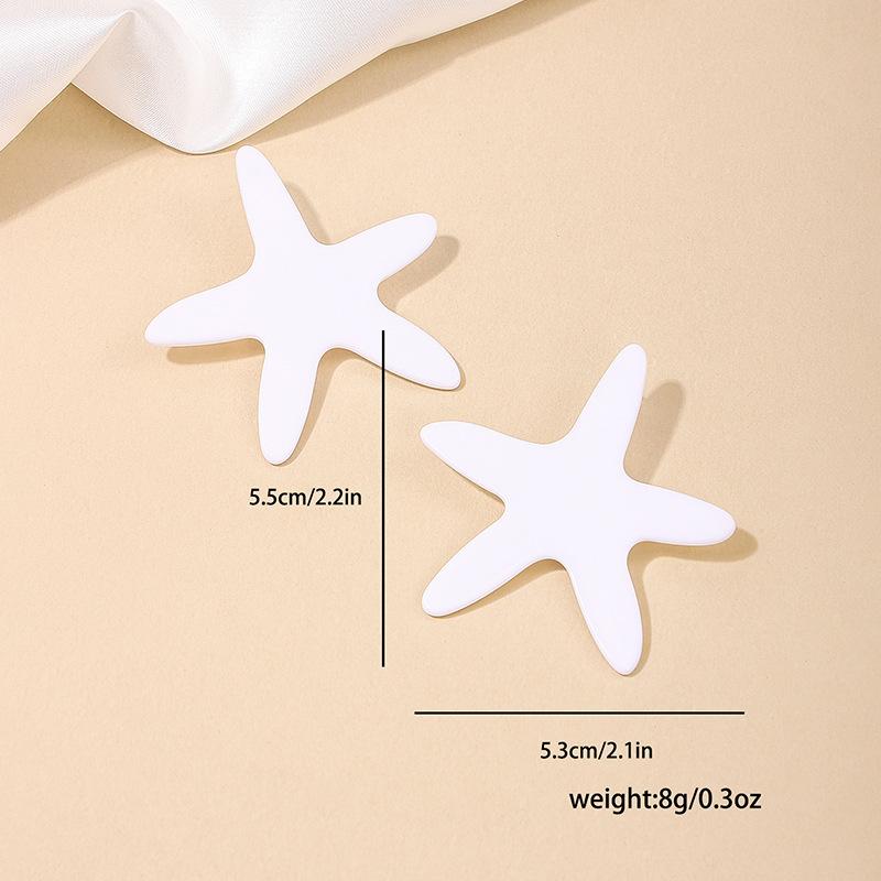 Модные серьги-гвоздики для женских украшений