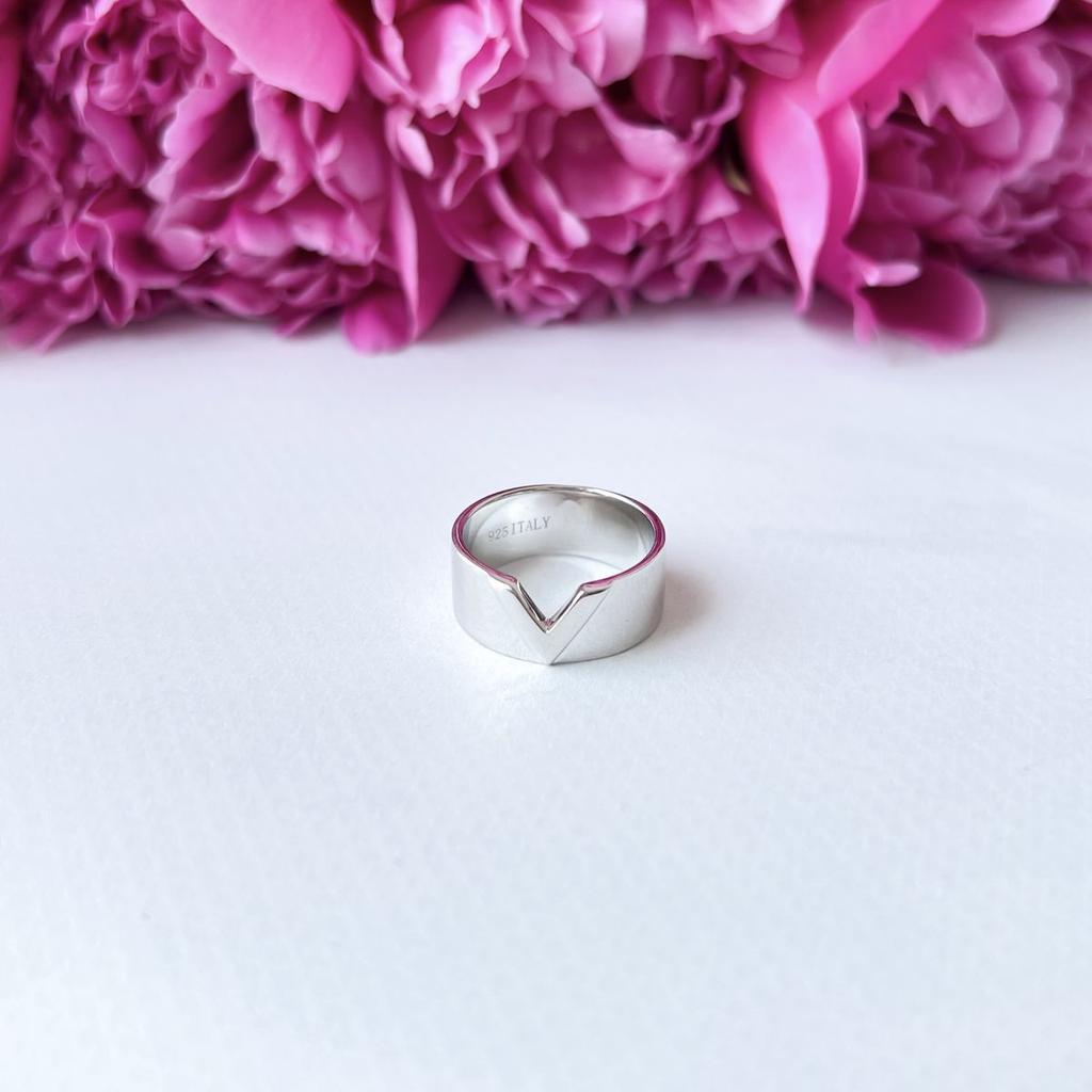 Серебряное кольцо без камней (2143406)