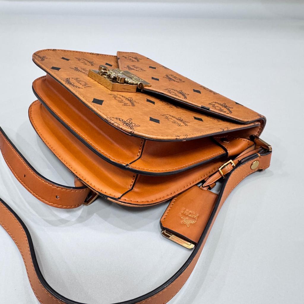 [Pre-Owned] Pasetia Visetos Monogram Coated Canvas Crossbody Bag - Very Good #1V4TTYB