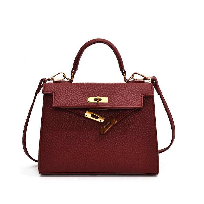 Ретро трендовая женская сумка 2025 новая осенняя модная повседневная маленькая квадратная сумка высококлассная сумка через плечо