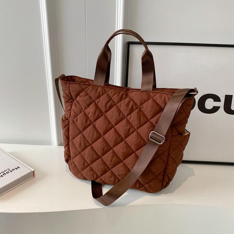 Сумка большой вместимости женская 2025 зима новая корейская версия студенческая сумка через плечо и мессенджер для занятий портативная сумка-тоут