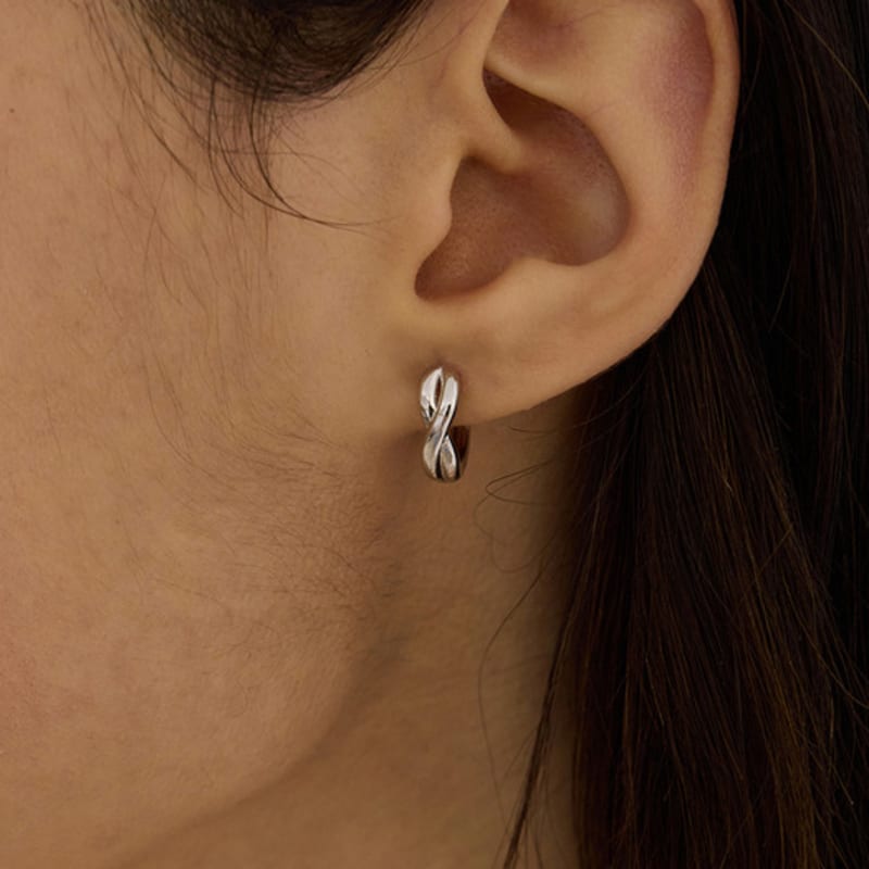 eenie beenie cross one-touch earrings ENJ24EW026,ENJ24EP027