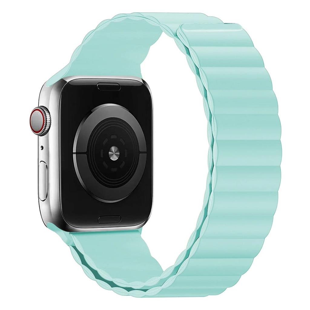 Ремешок для Apple Watch Band 44 мм, 40 мм, 45 мм, 41 мм, 42 мм, 38 мм, силиконовый браслет с магнитной петлей iWatch Series 8 7 Ultra 3 5 6 SE