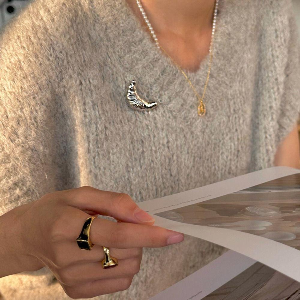 Silver Metal Clothes Pin Zinc Zinc Alloy Gold Brooch Fashion Croissant Brooch Gift