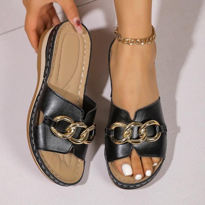 Женская обувь с открытым носком, женские тапочки, повседневные тапочки больших размеров для улицы, женские сандалии с металлическими украшениями и круглым носком на танкетке