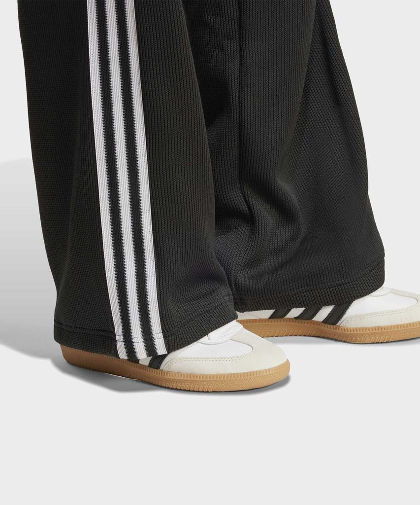 adidas Трикотажные брюки Firebird - Черный / Jv7525