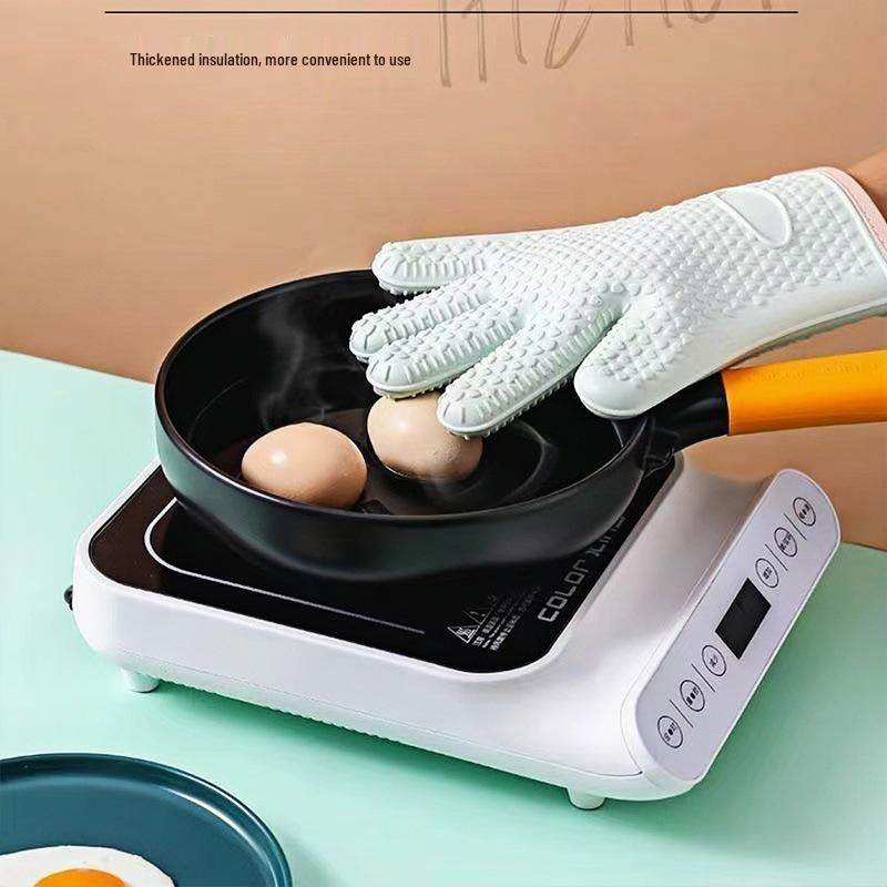 In-Stock Silicone Heat-Insulating Gloves with Padded Five-Finger Design and Widened Edge for Baking and Oven Use