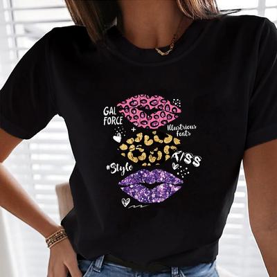 Женская базовая футболка, прочная и не требующая особого ухода, сочетается с джинсами и юбкой