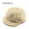 Solid-color, plain baseball cap with a short brim, easy to wash, suitable for women and men, provides sun protection and shade
