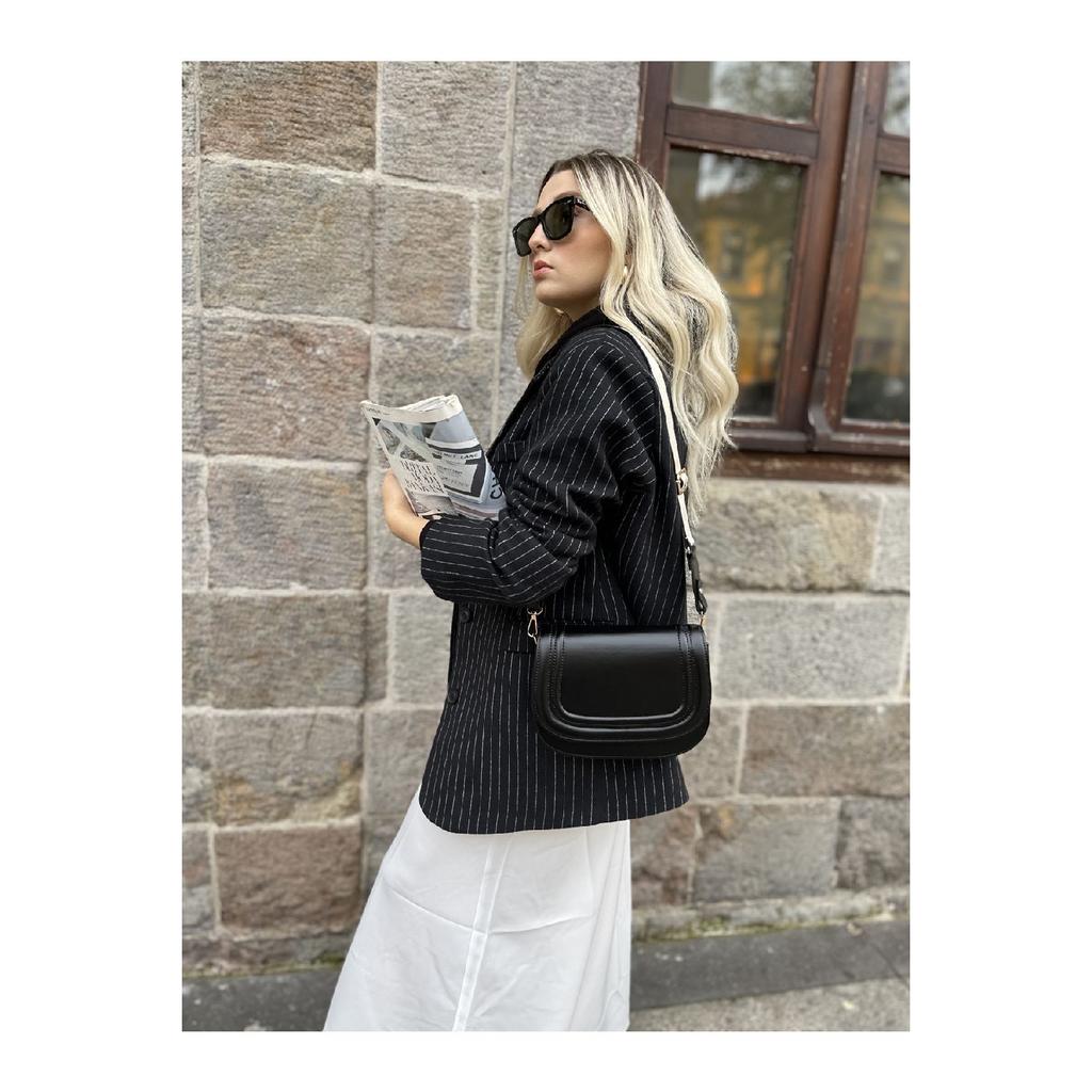 Women's Black Thick Crossbody Bag