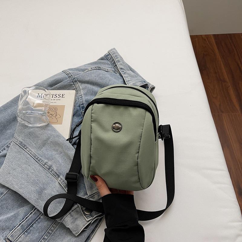 New solid color simple shoulder bag women's outdoor portable commuting fashion small square bag versatile change mobile phone crossbody bag