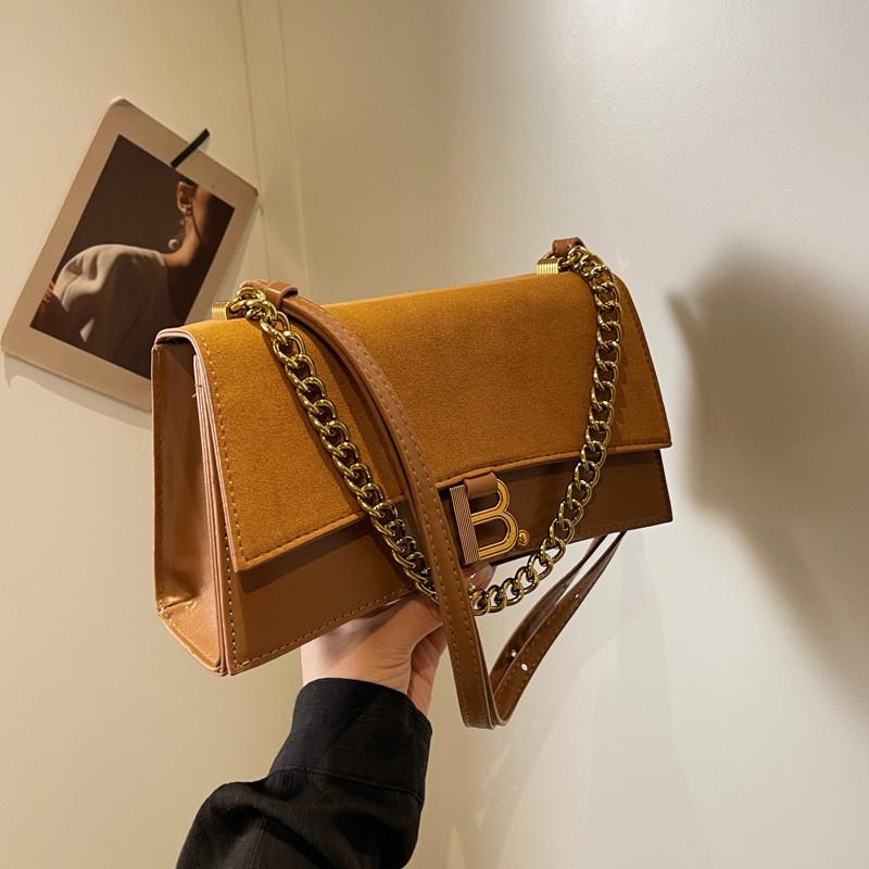 IELGY Fashionable Shoulder Hourglass Bag, Trendy Chain Underarm Bag, Retro Versatile Messenger Bag