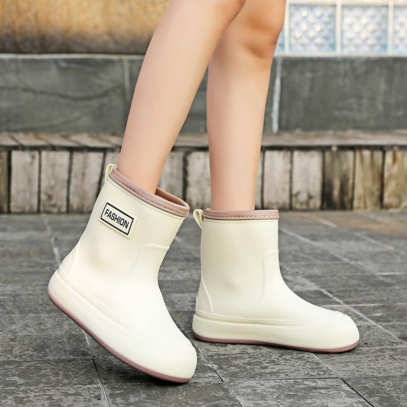 Сапоги для дождя женские короткие трубчатые модные трендовые верхние туфли интегрированные водонепроницаемые и нескользящие сапоги для дождя мягкая толстая подошва износостойкая резина