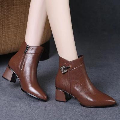 Ботильоны с острым носком для женщин, туфли на среднем каблуке с кристаллами, массивные ботинки из кожи в стиле ретро, зима 2024, тренд, готика, Zapatos Lady