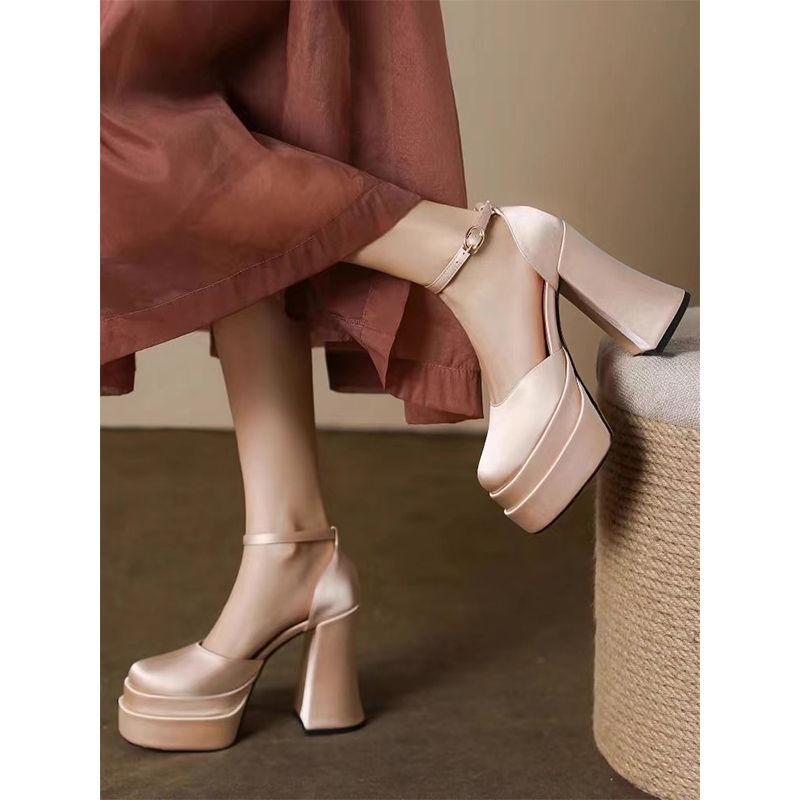 Небольшие толстые каблуки-бублики водонепроницаемые туфли Мэри Джейн на высоком каблуке 2024 года осень новые 12 см свадебные туфли свадебный артефакт