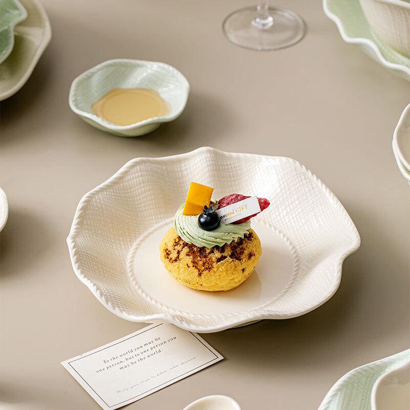 RuHan Curved Edge Ceramic Fish Plate