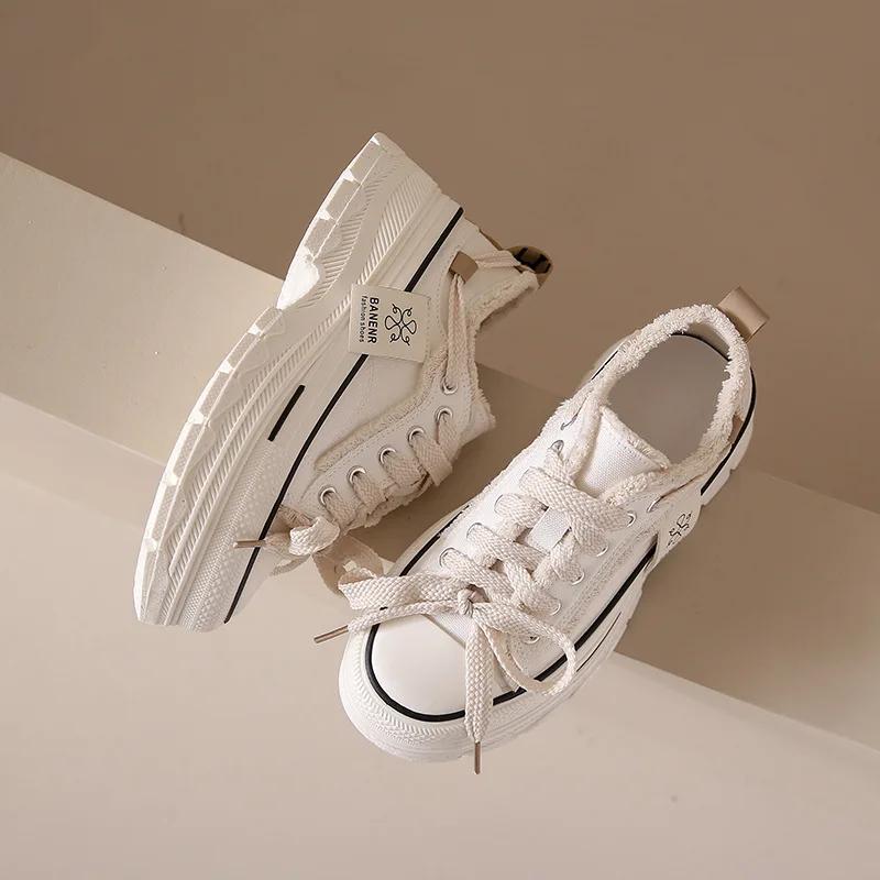 2025 Осень Новые Женские парусиновые туфли Круглый носок Толстая подошва С бахромой Джинсовые Повседневные туфли Увеличение роста Спортивные