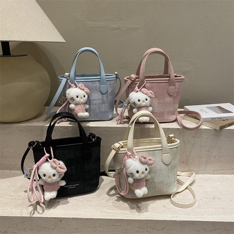 New Korean version of highvalue bucket bag women's new simple commuting handbag casual bag