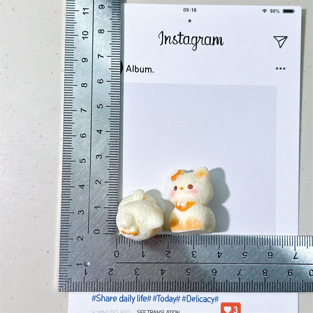 2 шт. Милый кот с бантом Мини 3D смоляные фигурки Настольные украшения для автомобиля Фигурки Аксессуар для самодельного DIY чехла для телефона Зажим для волос для девочки