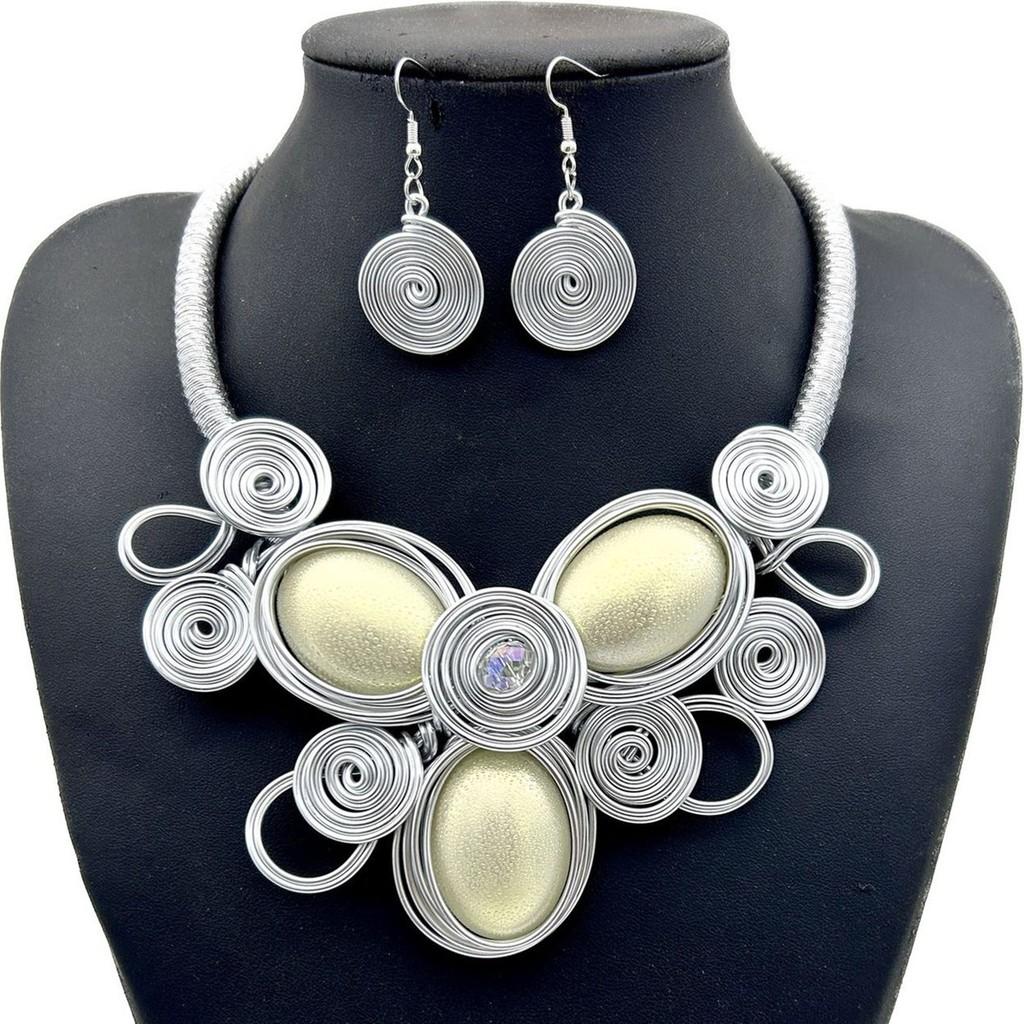 Handcrafted Gold And Silver Alloy Jewelry Set With Geometric Animal Patterns For Trendy Women