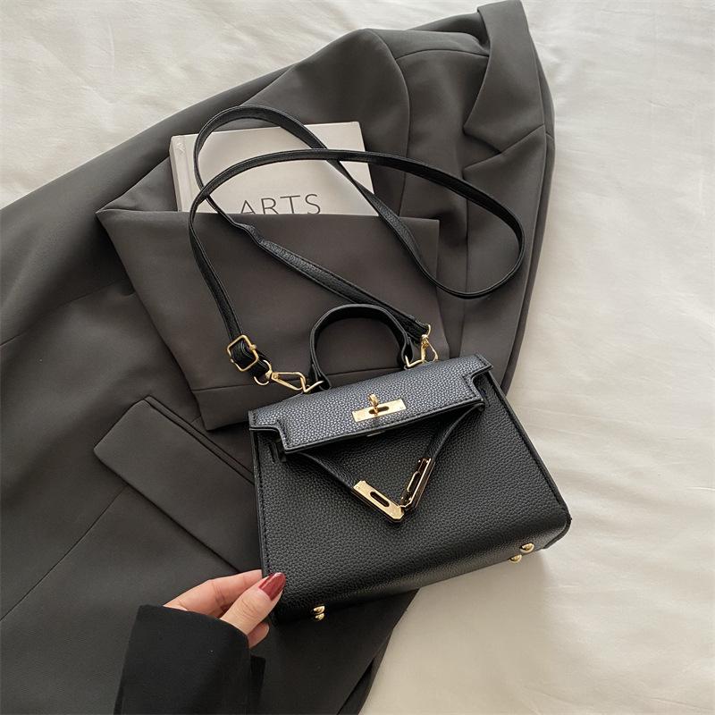 Осень маленькая сумка женская новая модная женская сумка маленькая квадратная сумка сумка через плечо модная персонализированная портативная сумка-мессенджер