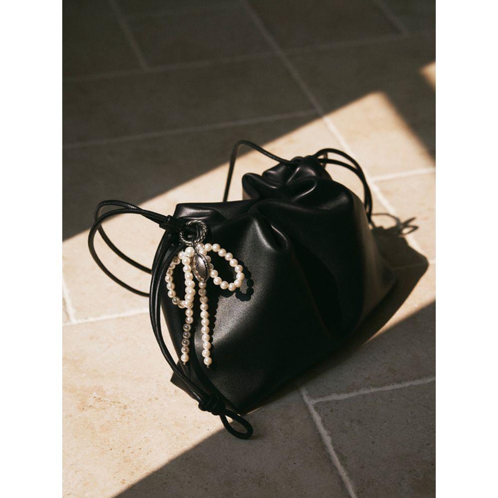 LENINA LILY ribbon pearl charm_WHITE PEARL