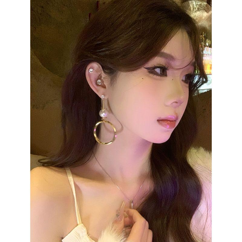 Cool and Awesome! Retro Fashionable Exaggerated Temperamental Fashion Metallic Circle and Pearl Earrings Expensive Classy Earrings