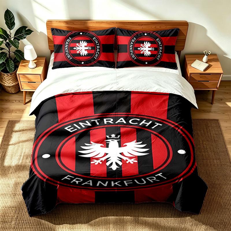 Eintracht Frankfurt (1) 3pc set suitable for master bedrooms soft and comfortable an ideal gift for family and friends Includes one duvet cover and tw