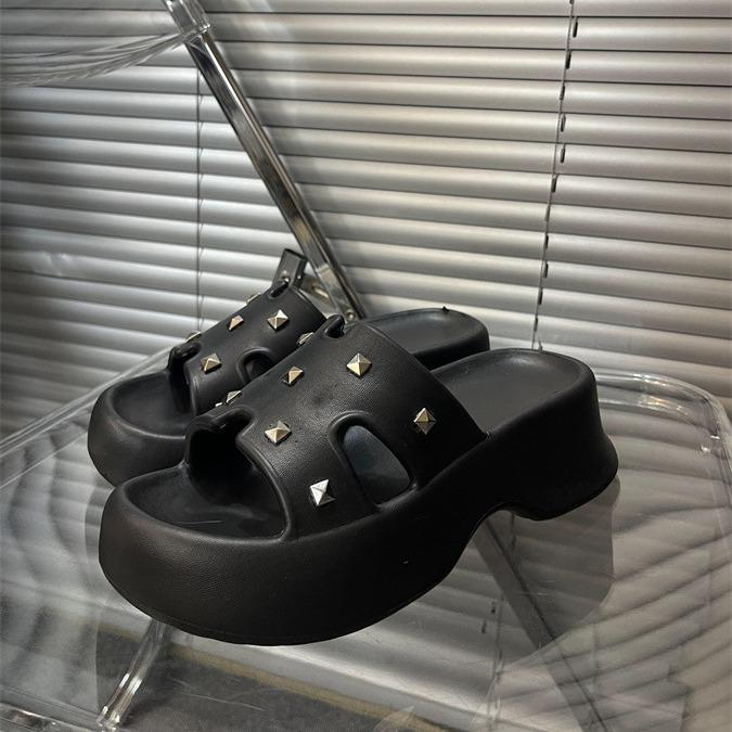 Новые летние шлепанцы на толстой подошве с заклепками, женские летние шлепанцы на толстой подошве для прохлады на побережье