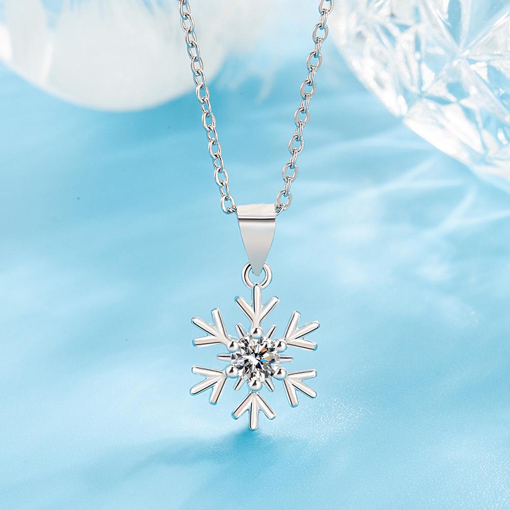Xiaohongshu Snowflake Clavicle Necklace: Autumn Luxury for Women, Perfect Christmas Gift
