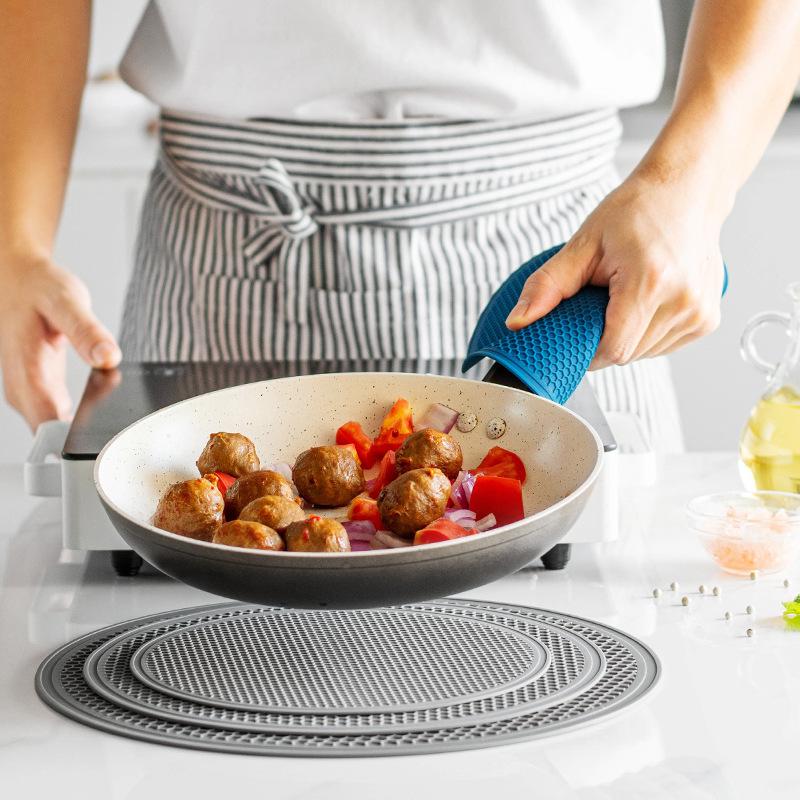 Набор из термостойкого силикона с круглыми подставками и подстаканниками