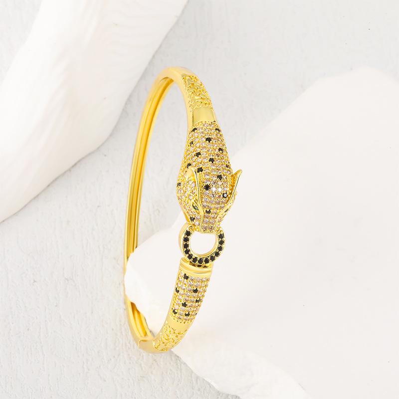 European and American Fashion Trend Retro Hip-hop Jewelry Cool Micro-paved Zircon Leopard Bracelet for Women