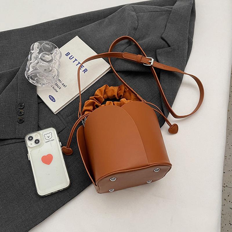 Drawstring Design Water Bucket Bag Women Solid Vegetable Basket Handheld Crossbody Bag Autumn Winter New High End Wedding Bag