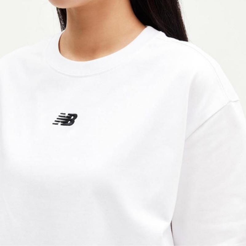 New Balance EssenTial CenTer Logo T shirT Nbnee21033 10