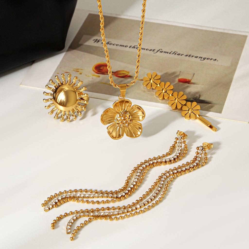 Diamond-studded flower stainless steel necklace, niche high-end sun ring, women's titanium steel tassel jewelry