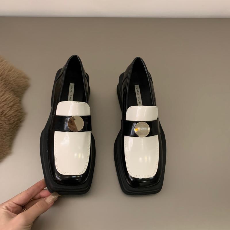 Женские туфли на толстой подошве с черным квадратным носком в британском стиле, маленькие кожаные туфли, обувь весна 2025, ретро лоферы, дизайнерские одинарные туфли