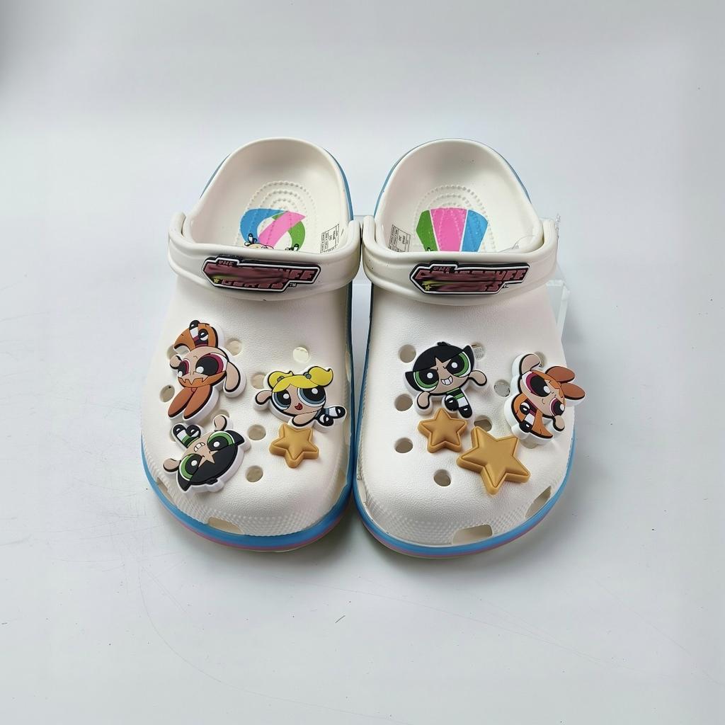 The Flying Policewoman's co-branded clog shoes for women, non-slip breathable beach shoes, versatile sandals and slippers, parent-child shoes with