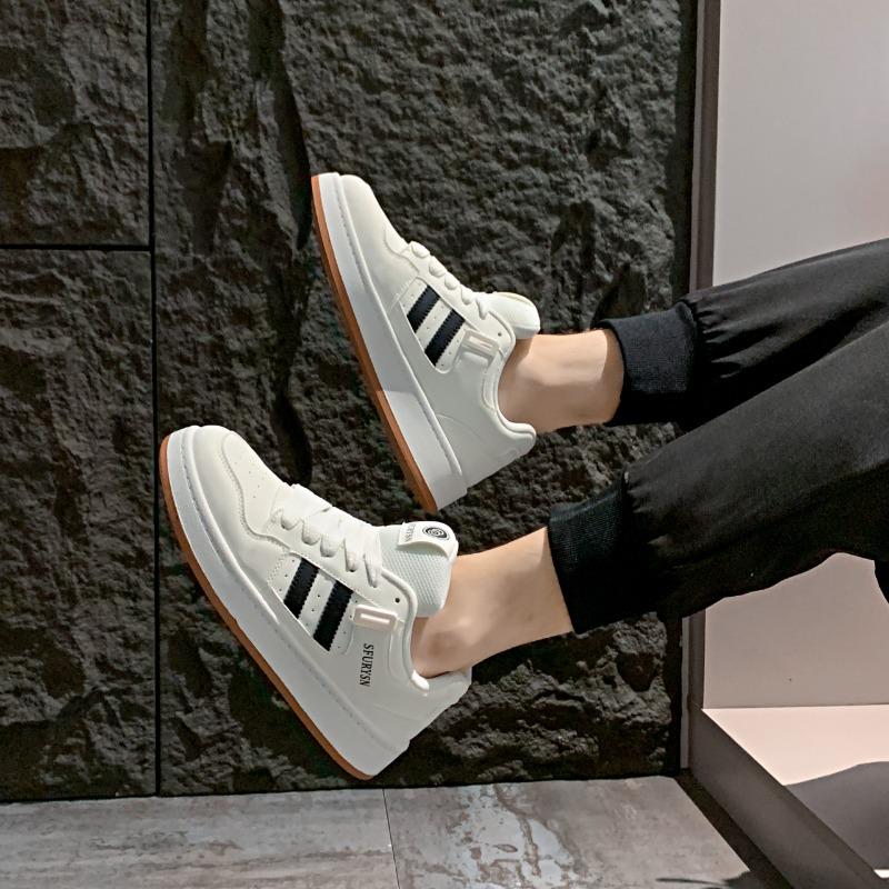 Модные женские кроссовки Новые модные туфли с аэрационной пластиной для женщин Универсальная платформа для пары Белые туфли Уличные повседневные кроссовки Женские