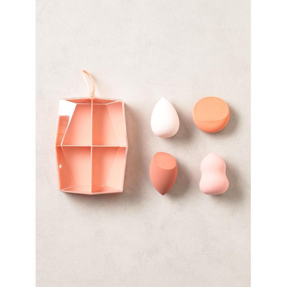 Daiso 4 Piece Puff Set That Gets Bigger When You Eat Water