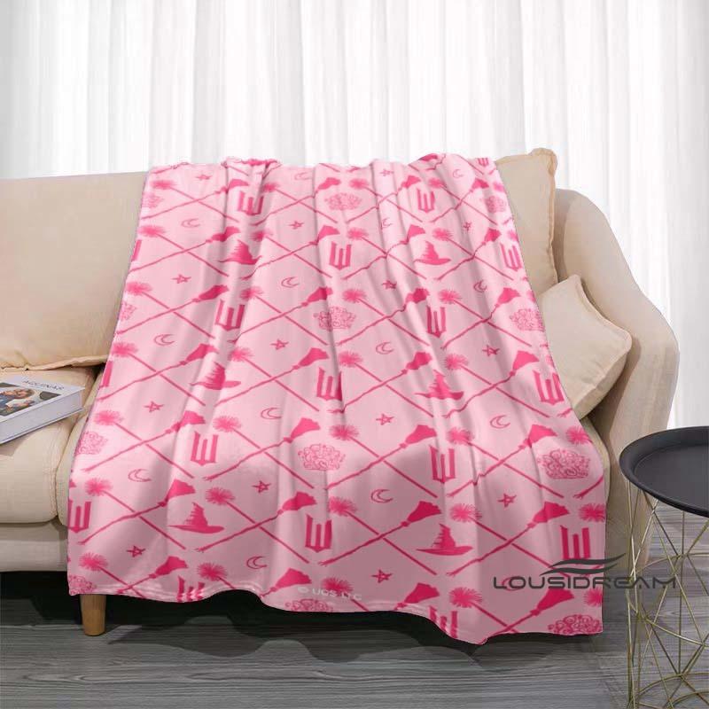The new 2026 Wicked-themed blanket is perfect for naps, sofas, living rooms, offices, bedrooms, and more. It's incredibly warm.0