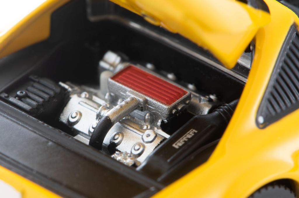 Tomica Limited Vintage Neo Ferrari 328 GTS Желтый Готовый продукт LV-N