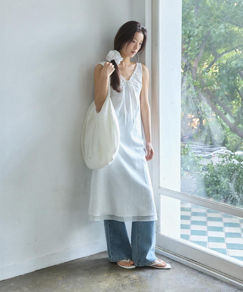 Adowl Embo Flower Pattern Shirring Ribbon Dress - White